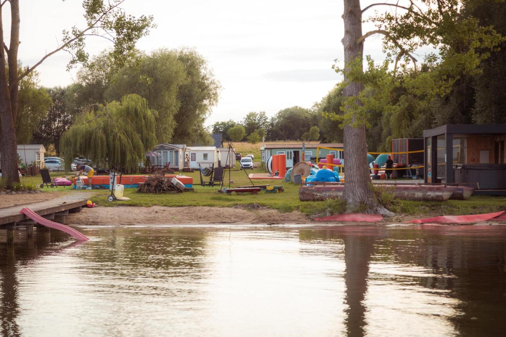 Osrodek Wypoczynkowy "Marina Rozbejko" Villa Myślibórz Buitenkant foto
